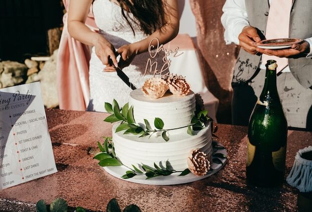 Cum sa alegi cel mai potrivit tort de nunta: Sfaturi si recomandari
